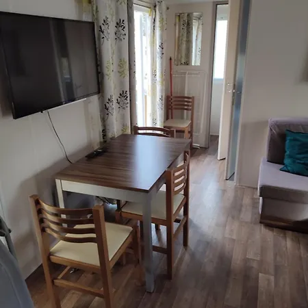 Mobile-home 4 Personnes 5* * Saint-Georges-de-Didonne